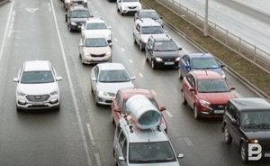 В Казани поздно вечером образовалась пробка перед Миллениумом из-за дорожных работ