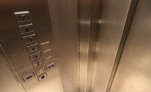 В Казани перестало работать большинство лифтов из-за неполадок с сервером