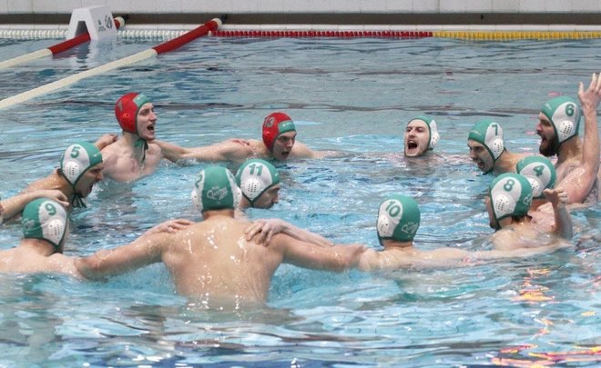 Ватерполисты «КОС-Синтез» отправились на сбор в Волгоград