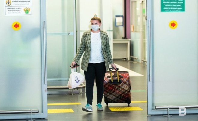 Самолет, по данным СМИ подавший сигнал тревоги, приземлился в аэропорту Казани