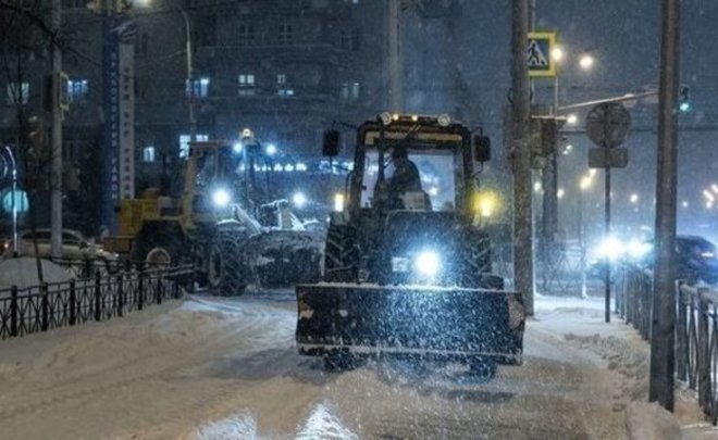 На уборку казанских дорог сегодня ночью выйдут почти 400 единиц спецтехники