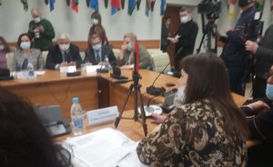 На круглый стол по вакцинации в ОП ворвались представители Независимой ассоциации врачей