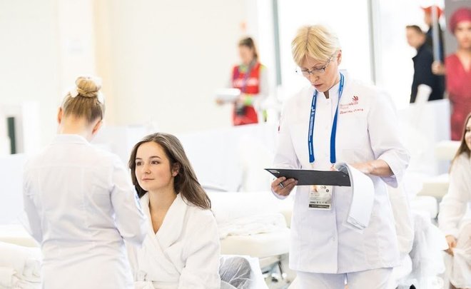 Названы самые популярные в России женские профессии