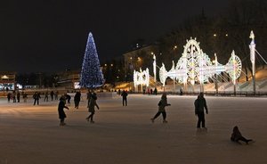 Завтра каток в казанском парке «Черное озеро» будет закрыт из-за демонтажа елки