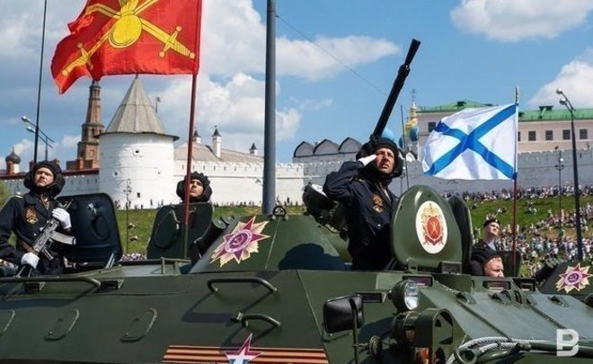 В 13 российских городах отменили парады Победы