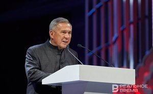 Рустам Минниханов поздравил татарстанцев с Днем Конституции республики