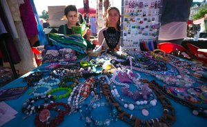 Самозанятые смогут продавать сувениры на 19 сезонных ярмарках в Казани