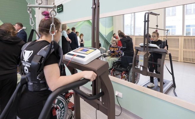 В Казанской школе открыли первый в Татарстане комплекс, где дети с ОВЗ смогут заниматься спортом