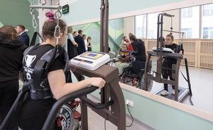 В Казанской школе открыли первый в Татарстане комплекс, где дети с ОВЗ смогут заниматься спортом