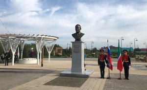 Рустам Минниханов оценил парк, в котором установлен бюст Шаймиеву