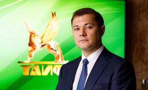 Генеральный директор АО «ТАИФ» поздравил Шафагата Тахаутдинова с юбилеем