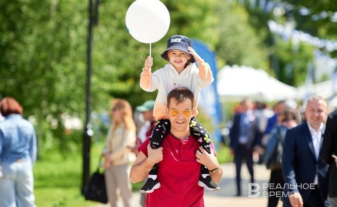 Около тысячи отцов в Татарстане оформили отпуск по уходу за ребенком