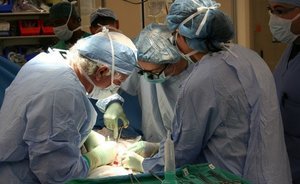 Средние зарплаты врачей на Чукотке превышают 180 тысяч рублей