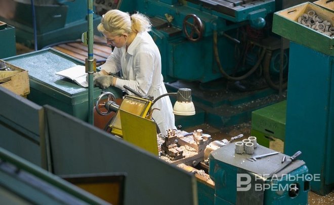 Почти для половины жителей Казани труд означает стабильность