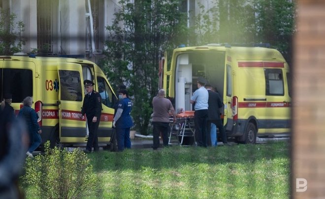 Восемь пострадавших при стрельбе в казанской гимназии направят в Москву